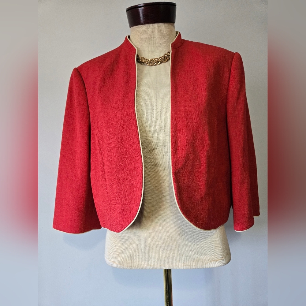 Jaques Vert Burnt Red Cropped Open Front Blazer. Size 10